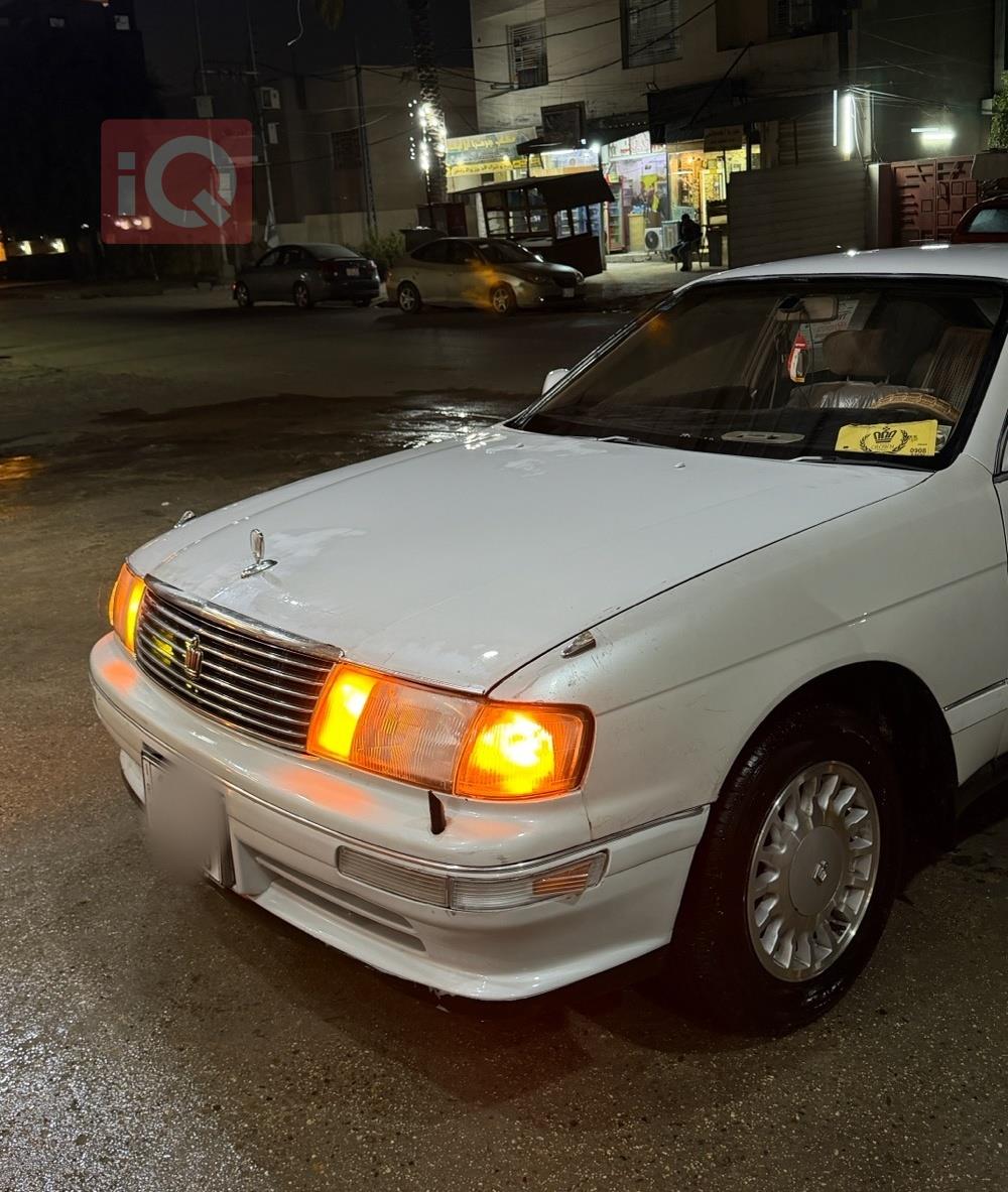 تۆیۆتا کراون